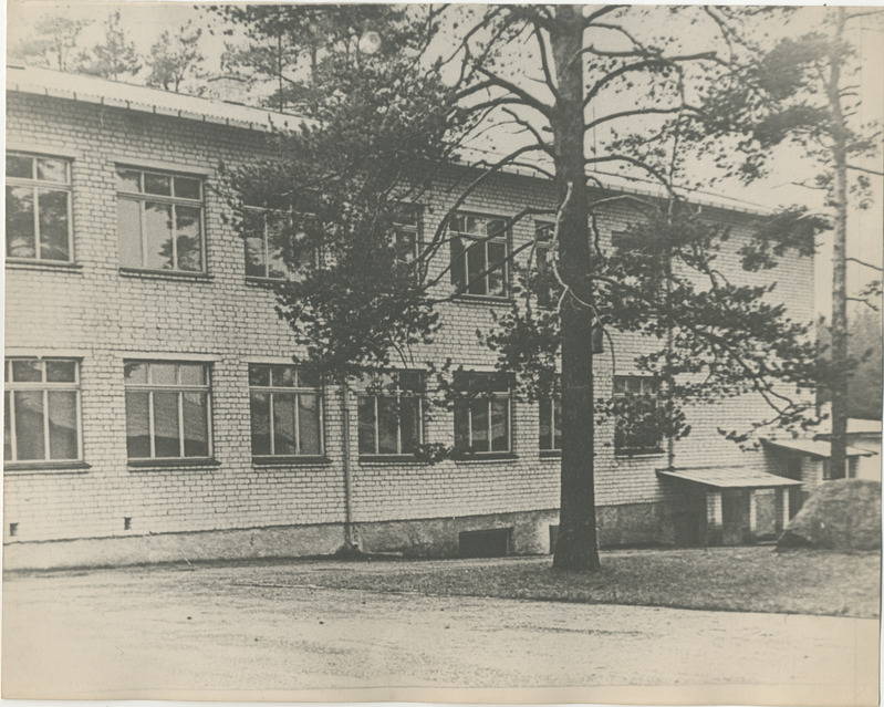 Foto. Fotokoopia. Kilingi-Nõmme kk juurdeehitus 1965.a.