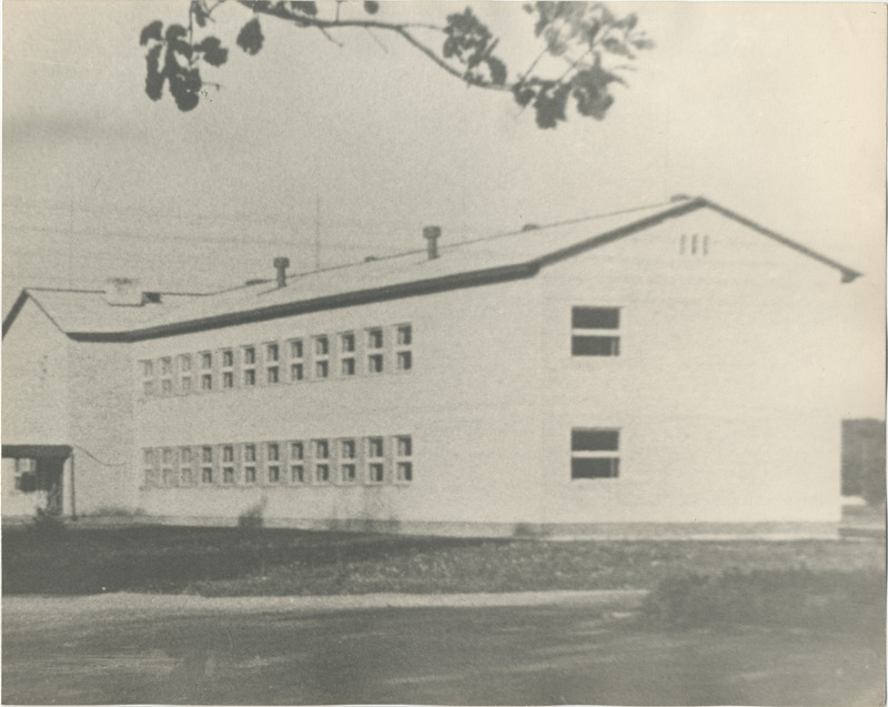 Foto. Fotokoopia. Uulu 8.-kl kooli hoone 1969.aastast.