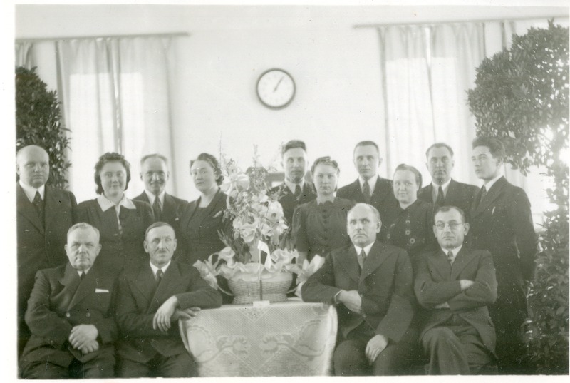 Foto. Pärnumaa Põllumeeste Ühispanga ametnikud ja juhatus. Pärnu, 1940.