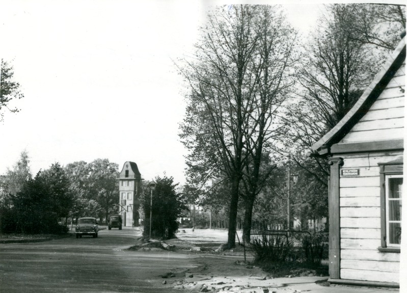 Foto. Vaade Riia mnt poolt Vanapargi (Revolutsiooni) tänavale. Pärnu, 1961.