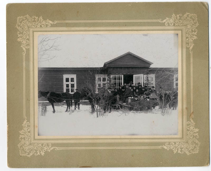 Foto kartongalusel. Peeter Kartau matused