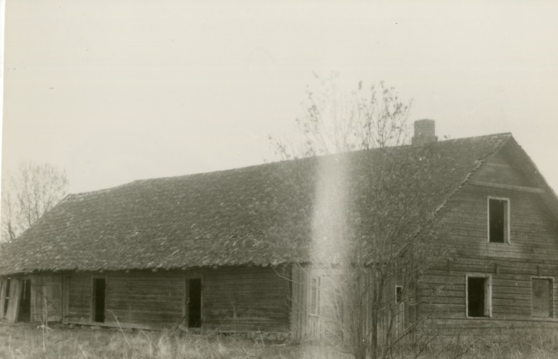Foto. Jäärja valla Vana Vingi talu elumaja rehetoaga