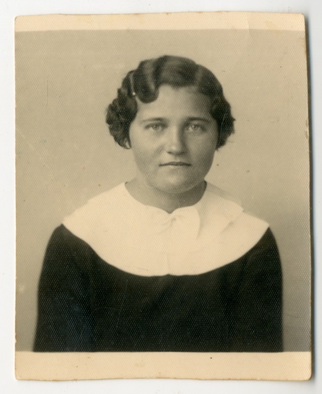 Foto. Laiksaare Strupa talutütar Selma Kartau