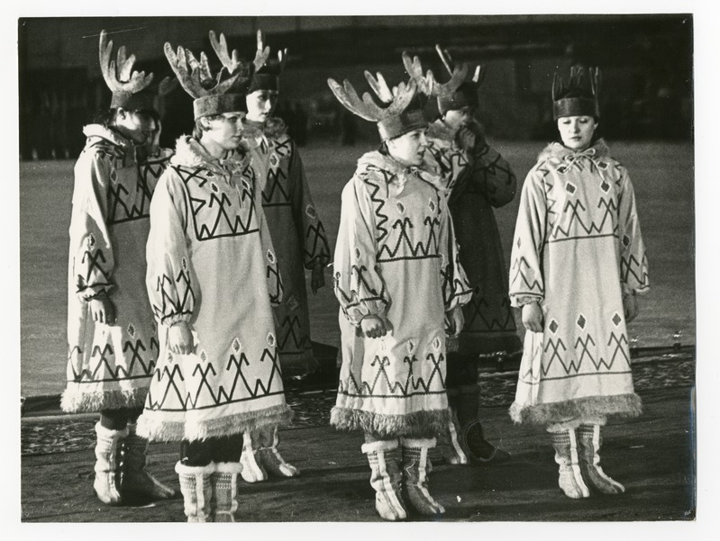 Foto. Karjala tüdrukud