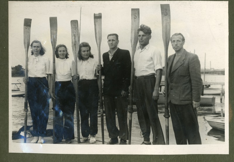Foto albumist. Sõudevõistkond.
