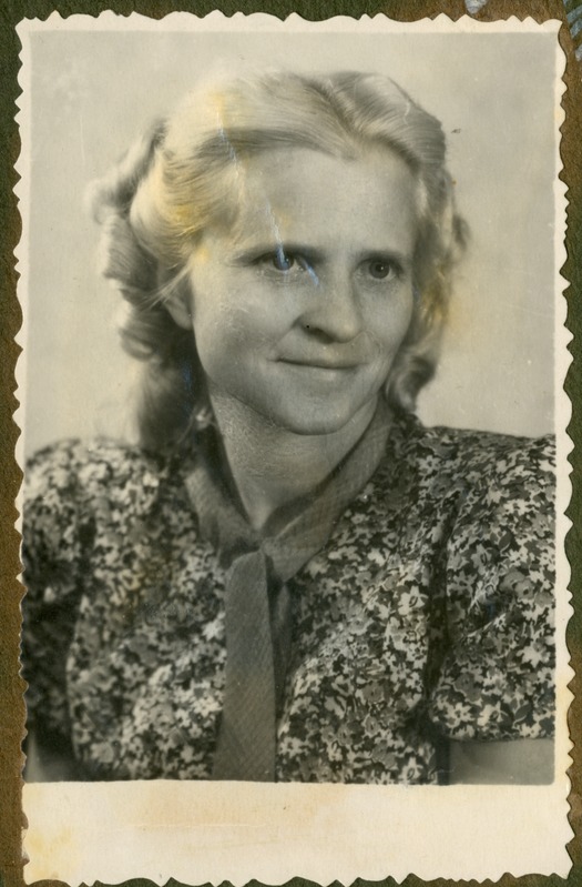 Foto albumist. V.Tarvet( Kulinaaria?)
