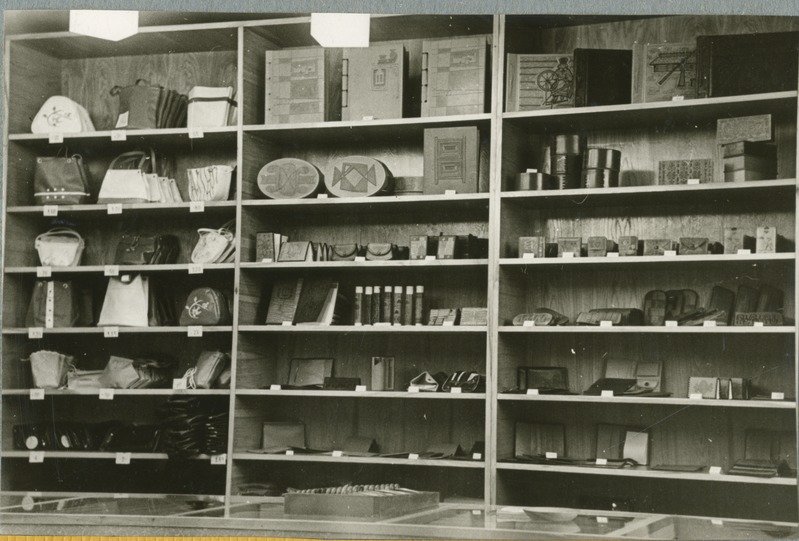 Albumi" Pärnu kaubanduse ülevaade" foto. Progressiivsete kaubandusvormide ning kaubandusvõrgu spetsialiseerimise arendamine. III