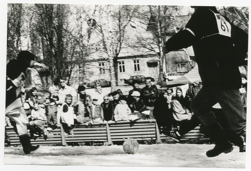 Foto. Meelelahutuslik jalgpallikohtumine