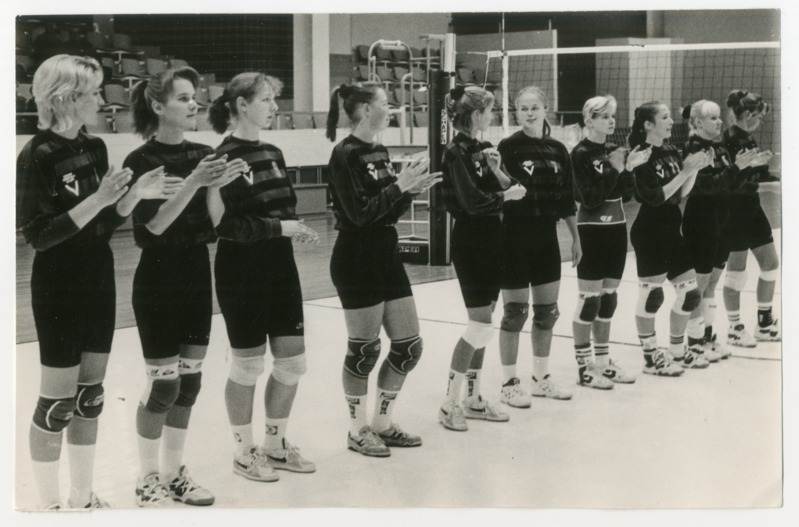 Foto. Pärnu võrkpalliklubi naiskond