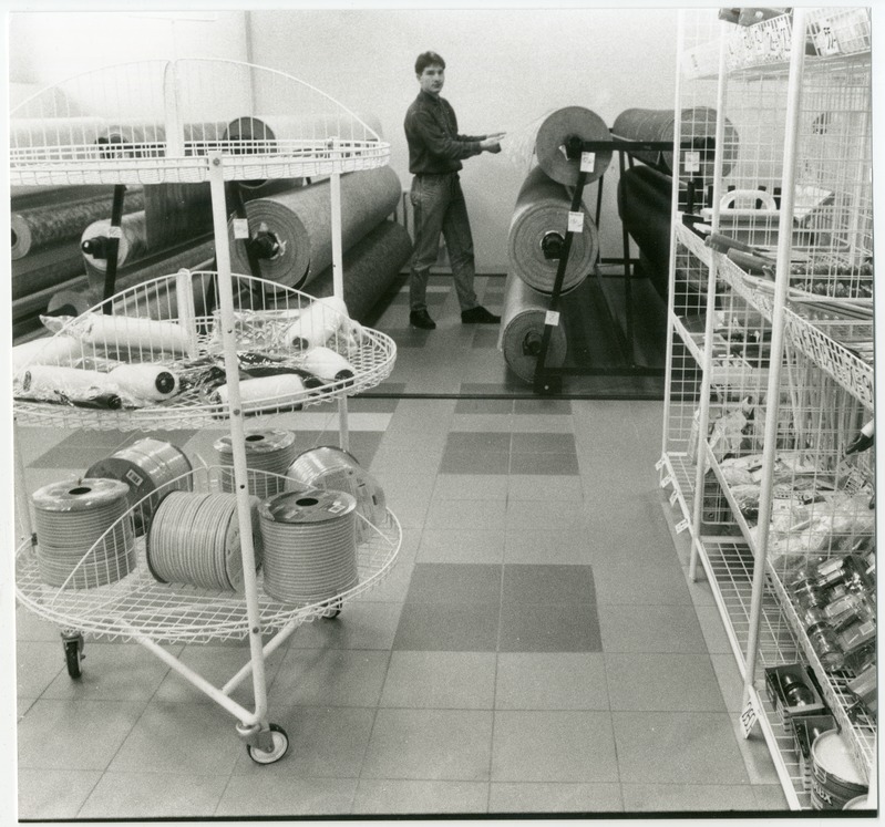 Foto. Sisustusmaterjalide pood Pärnus