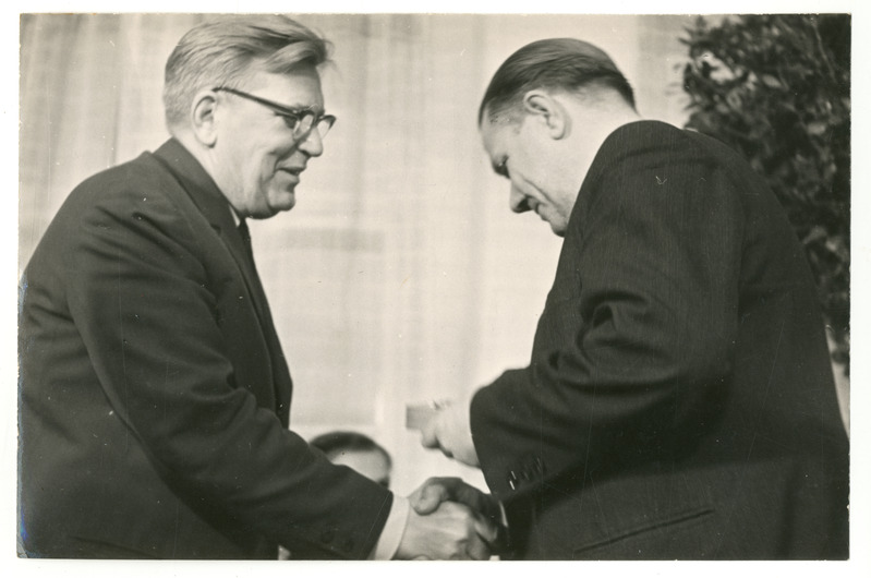 Foto. Töötajate autasustamine ETKVL klubis Tallinnas