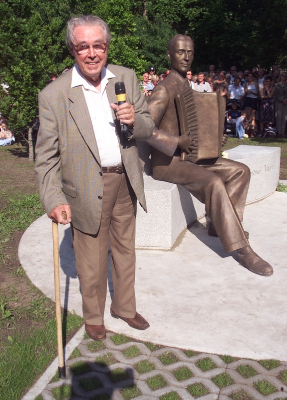 Digitaalne foto. Raimond Valgre skulptuuri avamine