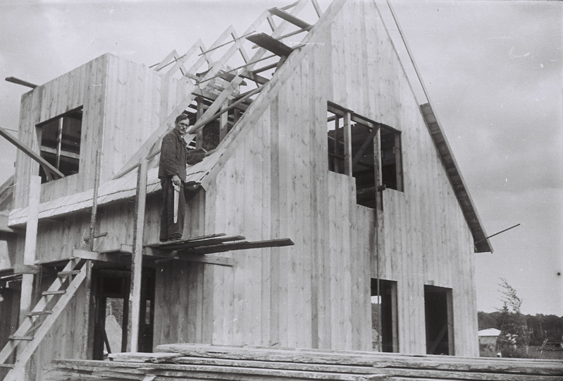 Negatiiv. Individuaalelamu ehitamine Raekülas