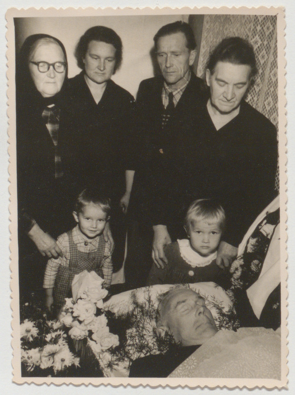Grupifoto " A. Mägiste matus", 01.10.1962