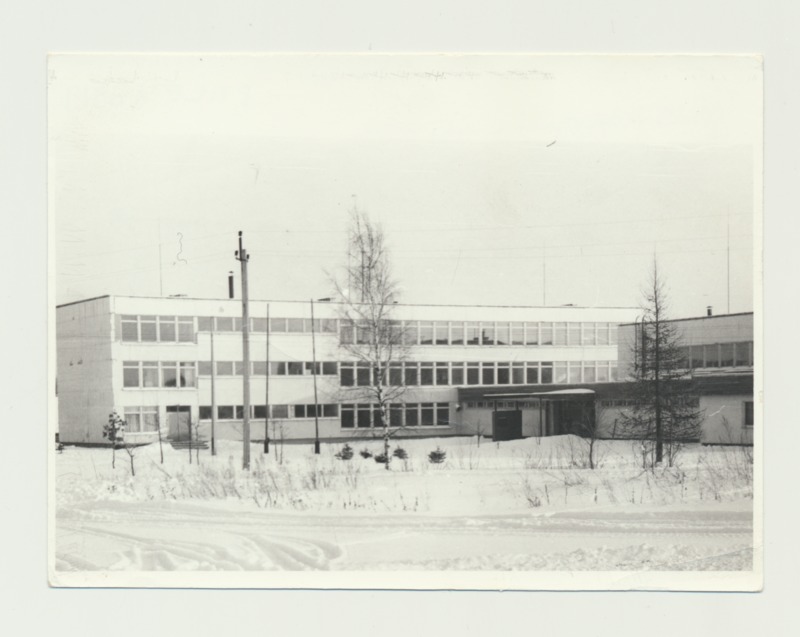 Foto "Palamuse Keskkooli hoone talvel"