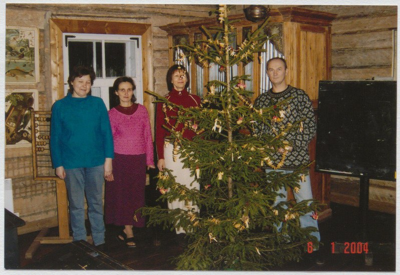 Foto "Kolmekuningapäev muuseumis" II, 2004