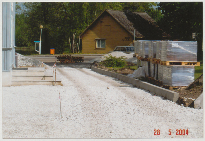Foto "Rahvamaja esise tee ehitus", 28.05.2004