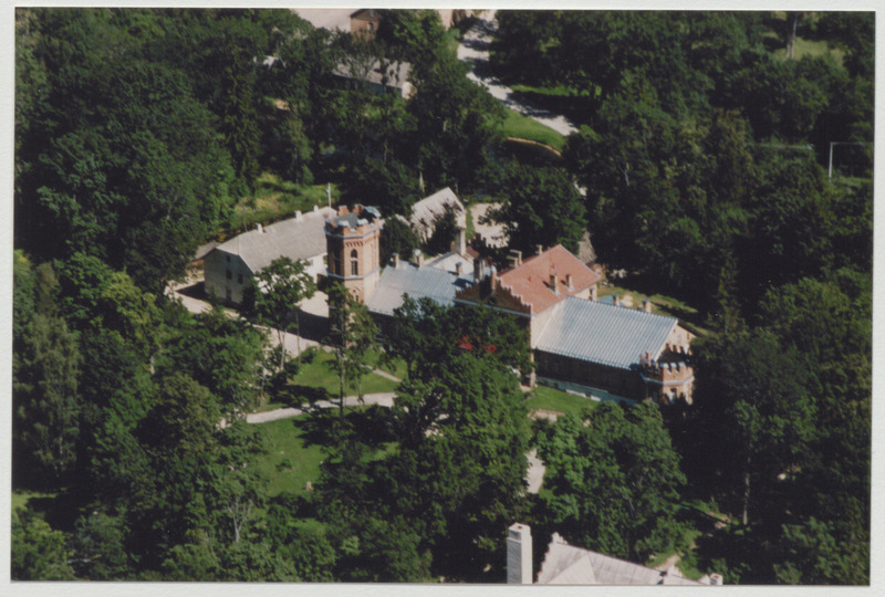 Aerofoto Lustivere mõisakompleksist 2003. aastast