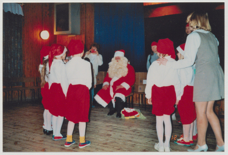 Lasteaia jõulupidu Palamuse rahvamajas