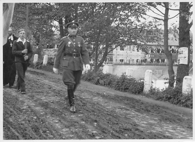 Hr Priks rongkäigus teel laulupeole Räägu metsa