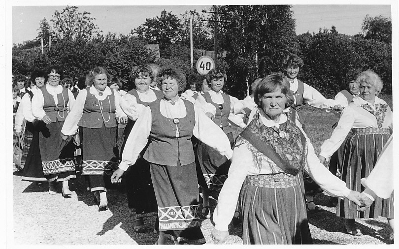 Palamuse laulukoor rongkäigus