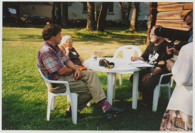 Theodor Lutsu filmipäevadel Palamuse muuseumi õuel