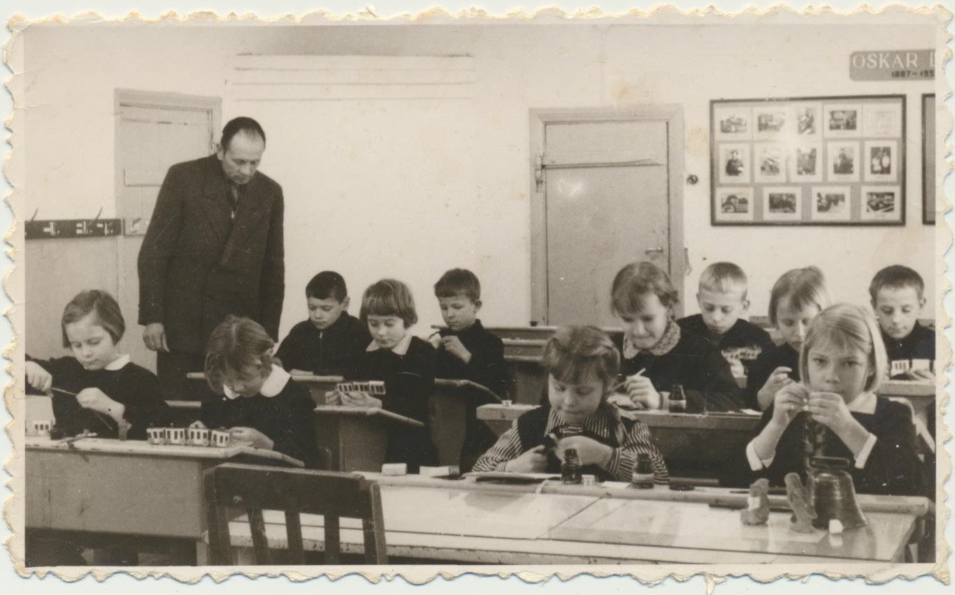 Õpetaja Rudolf Pedakmäe õpilastega tunnis