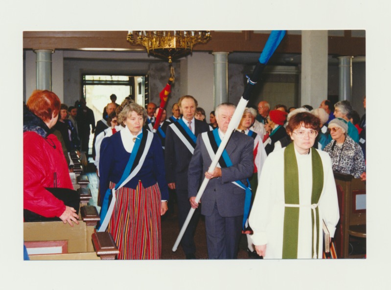 Jumalateenistus Palamuse kirikus. Vabadussamba taasavamine.