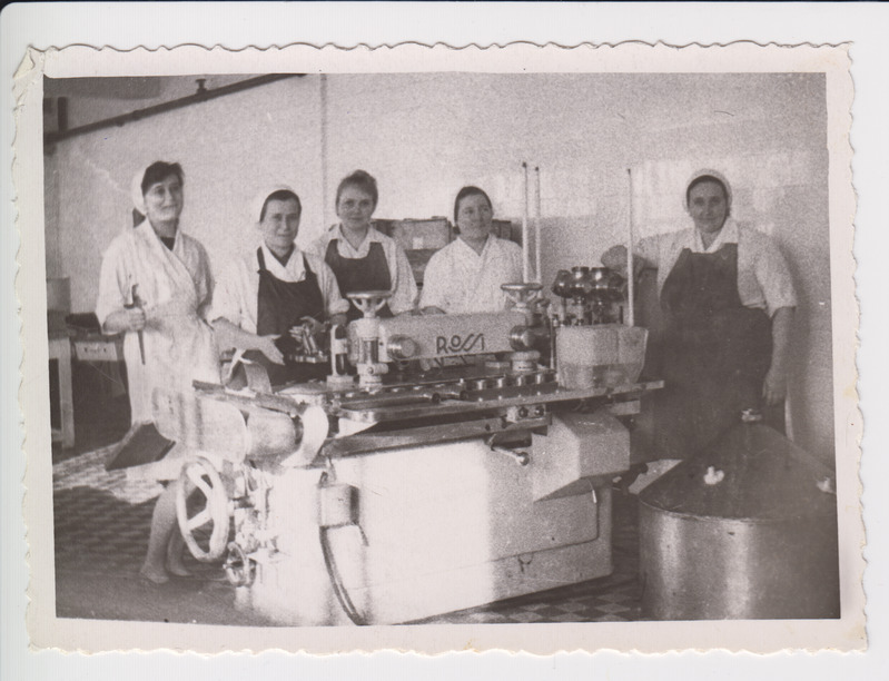 ETKVL Põltsamaa Põllumajanduskombinaadi tuubitäitmise masin