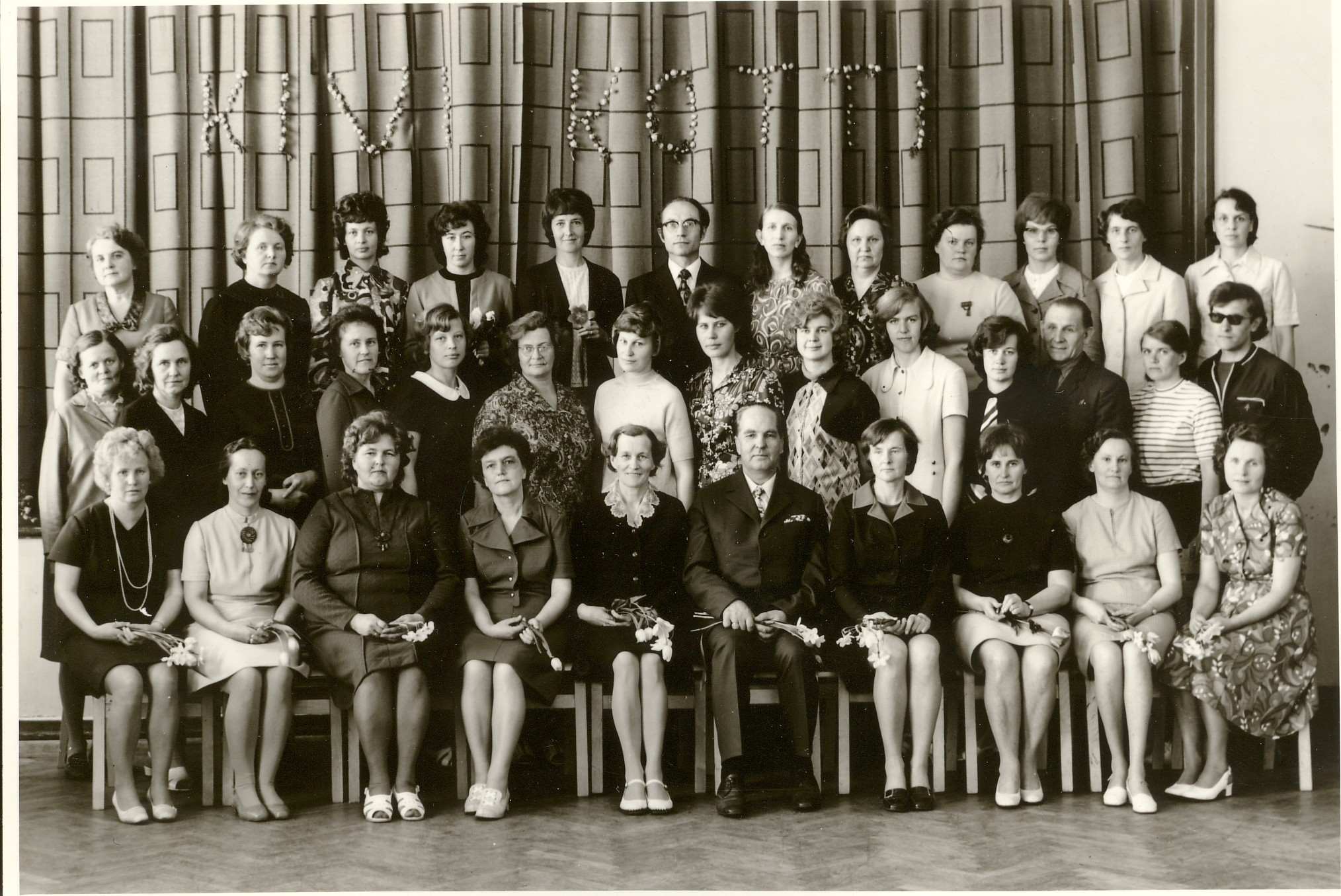 grupifoto, Paide 1. Keskkooli õpetajad 1970-ndatel a.