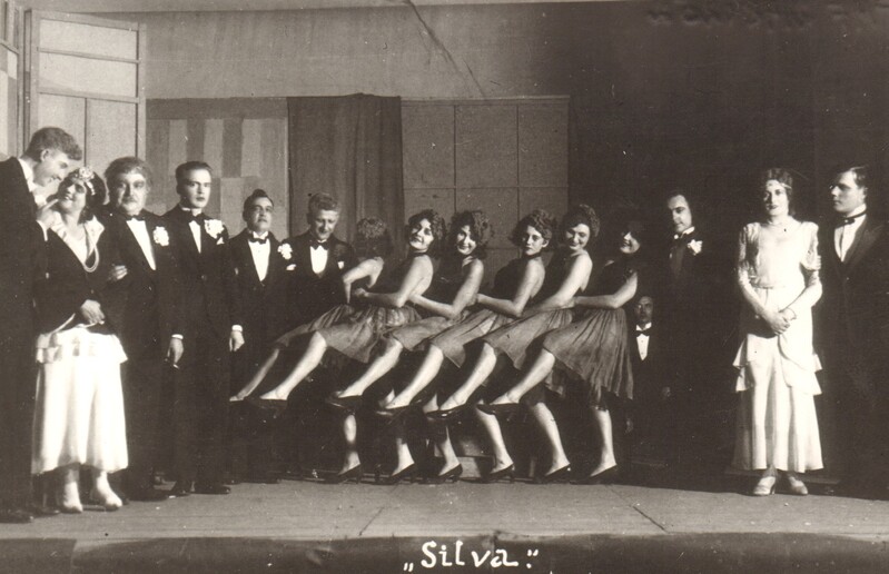 fotokoopia, operett "Silva" osatäitjad Paides laval 20.saj. esimesel poolel