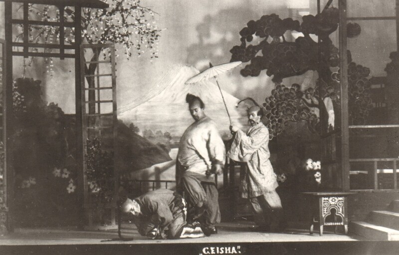 fotokoopia, stseen lavastusest "Geisha" Paides 20.saj. esimesel poolel