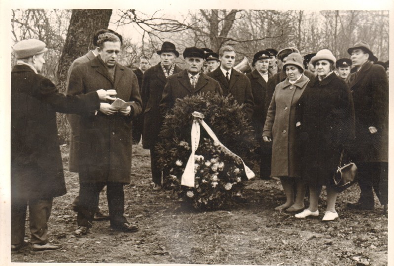 foto, Johannes Raudmetsa mälestuskivi avamine 1966.a.