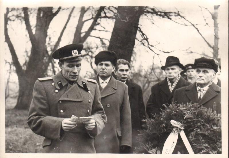 foto, Johannes Raudmetsa mälestuskivi avamine 1966.a.