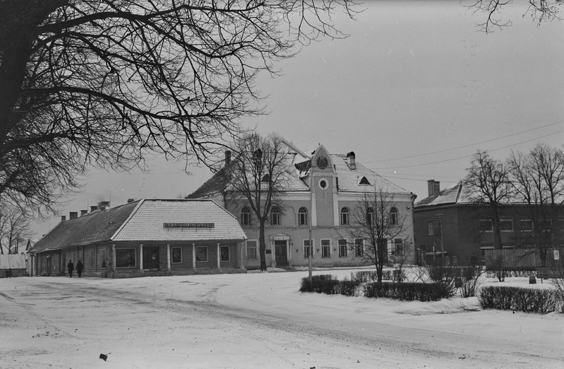negatiiv, Paide linnavalitsuse hoone 1970-ndatel a.