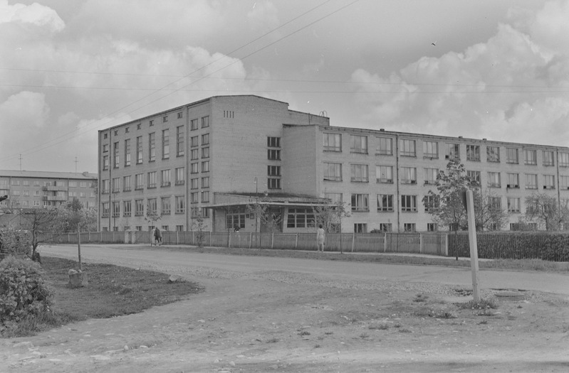 negatiiv, Paide 1.Keskkooli hoone 1970-ndatel a.