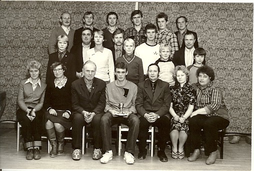 grupifoto, Lehtse sportlasi ja aktiviste 1984.a.