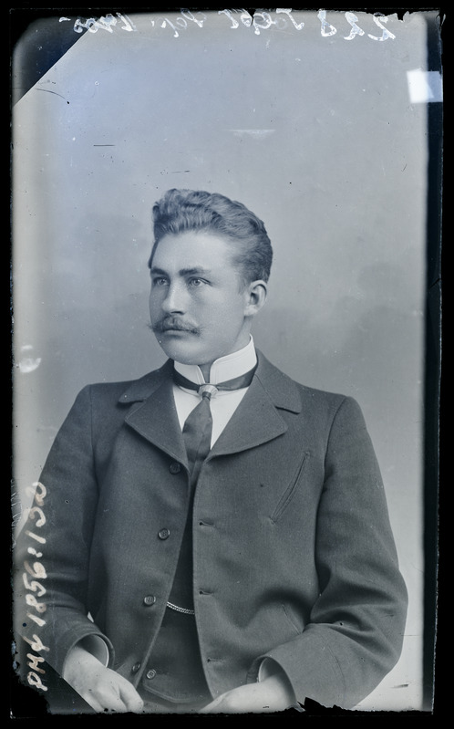 klaasnegatiiv ja foto, Tolpt, mehe portreefoto 1905.a.