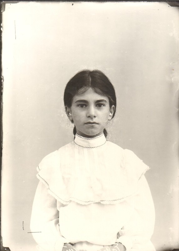 klaasnegatiiv ja foto, Dima Jepljavski, tütarlapse fotoportree 1910.a.