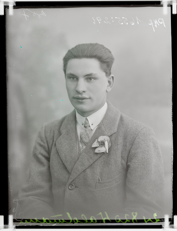 klaasnegatiiv, Waldmann, noormehe rinnaportree, Paide 1930-ndad a.