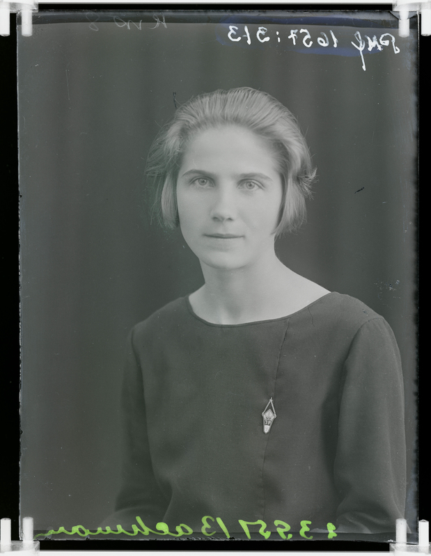 klaasnegatiiv, Bachmann, neiu rinnaportree, Paide 1930-ndad a.