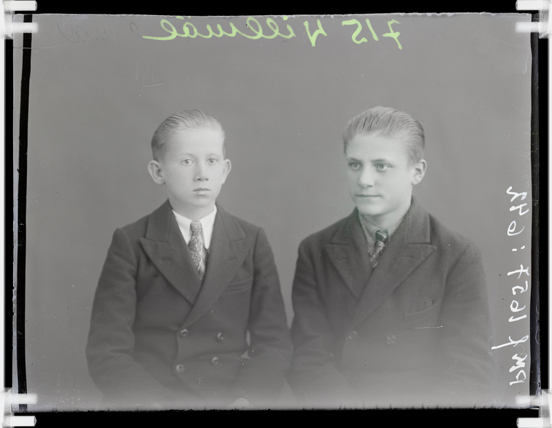 klaasnegatiiv, Villmäe, 2 poolportreed, Paide 1930-ndad a.
