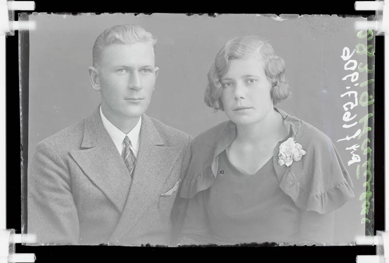 klaasnegatiiv ja foto, Helmi ja Hugo Hansuson, rinnaportreed, Paide 1930-ndad a.