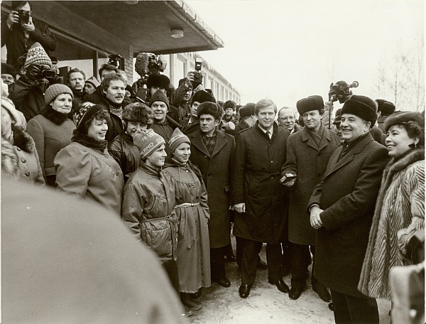 foto, M.S.Gorbatšov abikaasaga Paides 20.02.1987.a.
