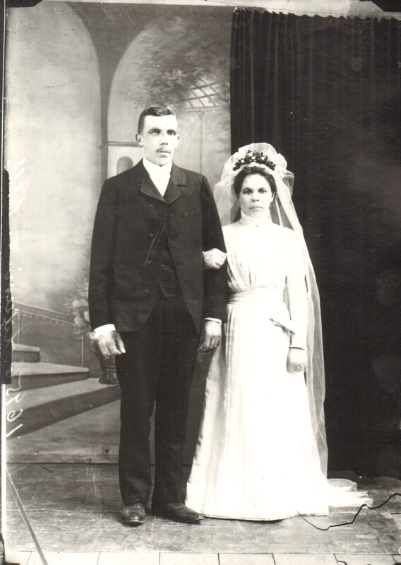 klaasnegatiiv ja foto, abielupaar pulmariietes