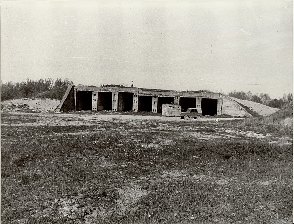 foto, mahajäetud Reinevere lokaatoripunkt 1992