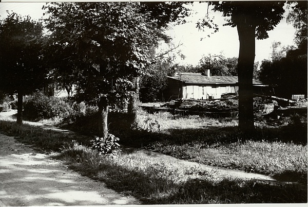 foto, Türi põlenud pastoraadihoone vundament 1990.a.