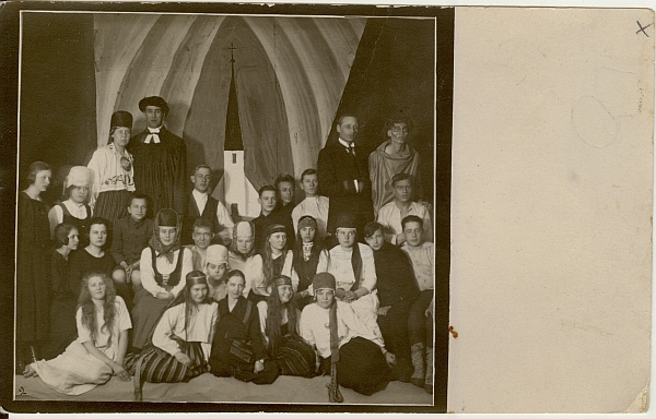 foto, Paide Lava-ja Helikunstiühingu Voog etendus Hingede päev 1920-ndatel a.