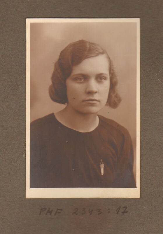 foto, Paide Järvamaa Ühisgümnaasiumi õpilane Silvi Haan 1935