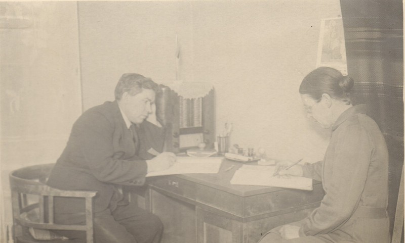 fotod Mustla 6 kl. algkool ja juhataja Karl Pedak abikaasaga 1940
